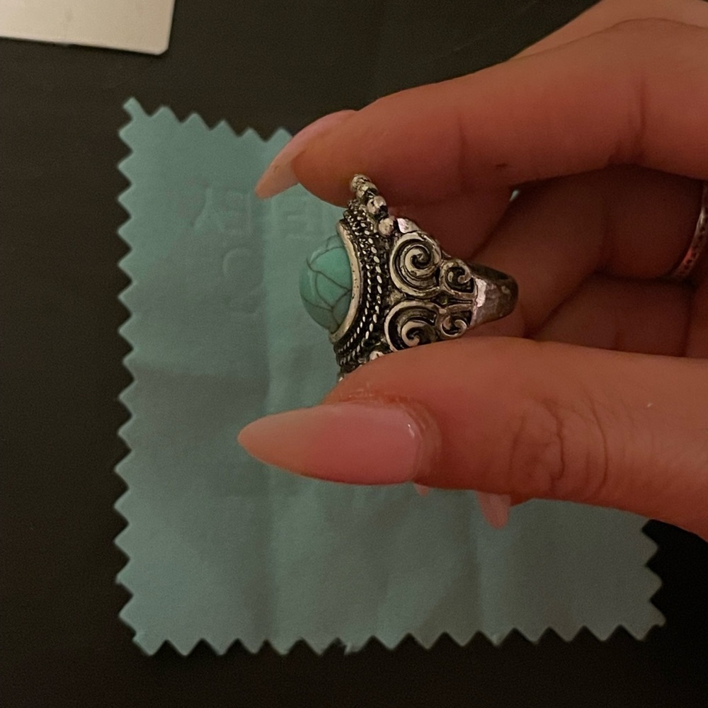 Chunky turquoise ring - Picture 3 of 3